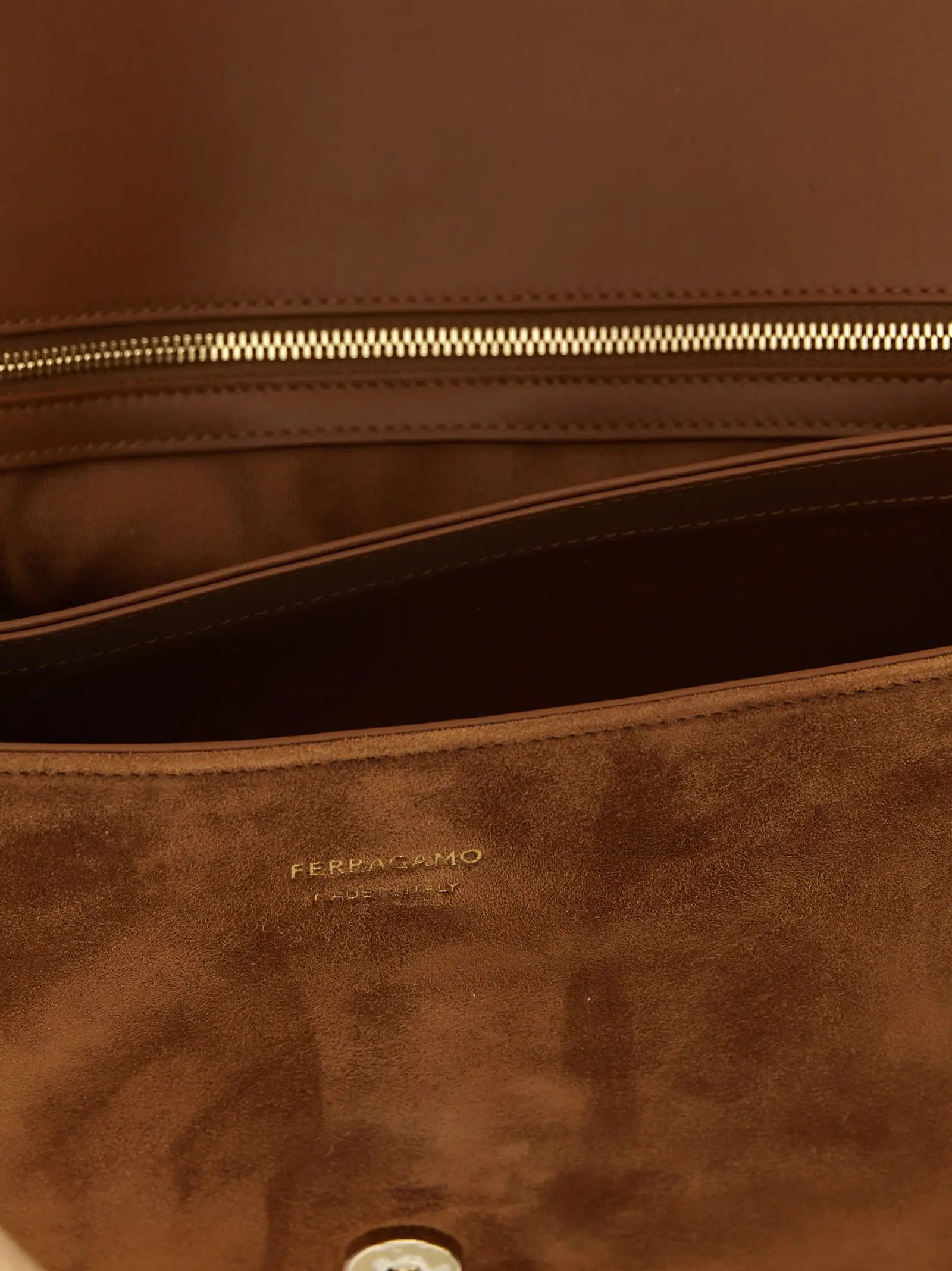 Коричневая сумка через плечо из козьей кожи Ferragamo