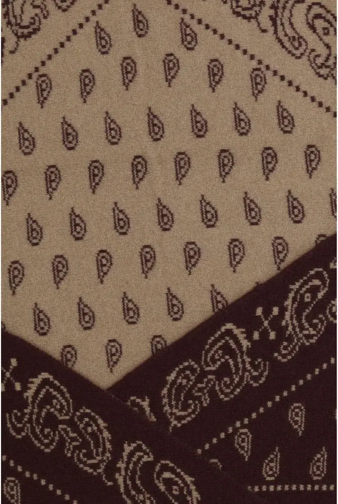 Scarf Guest in Residence