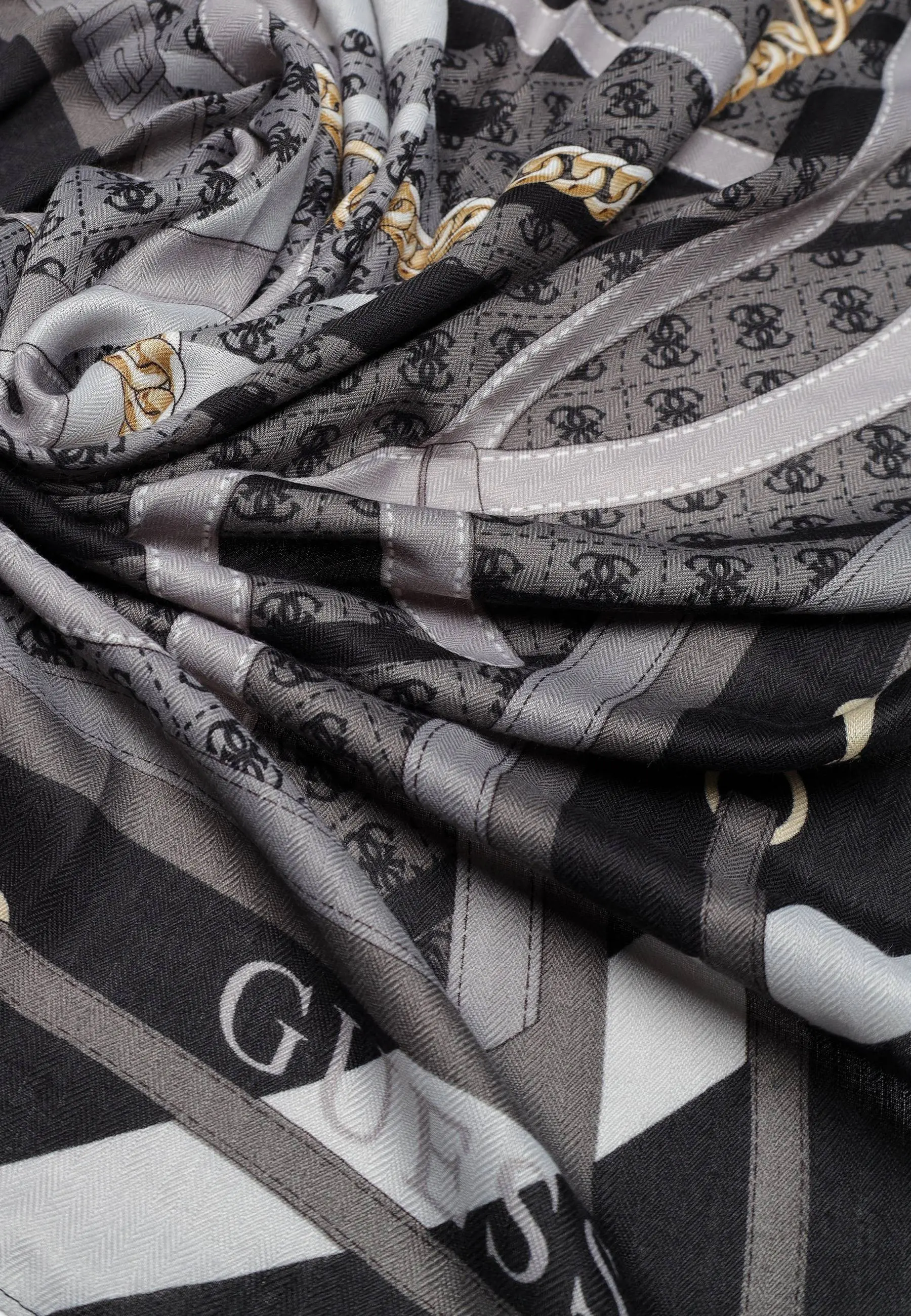 Scarf GUESS