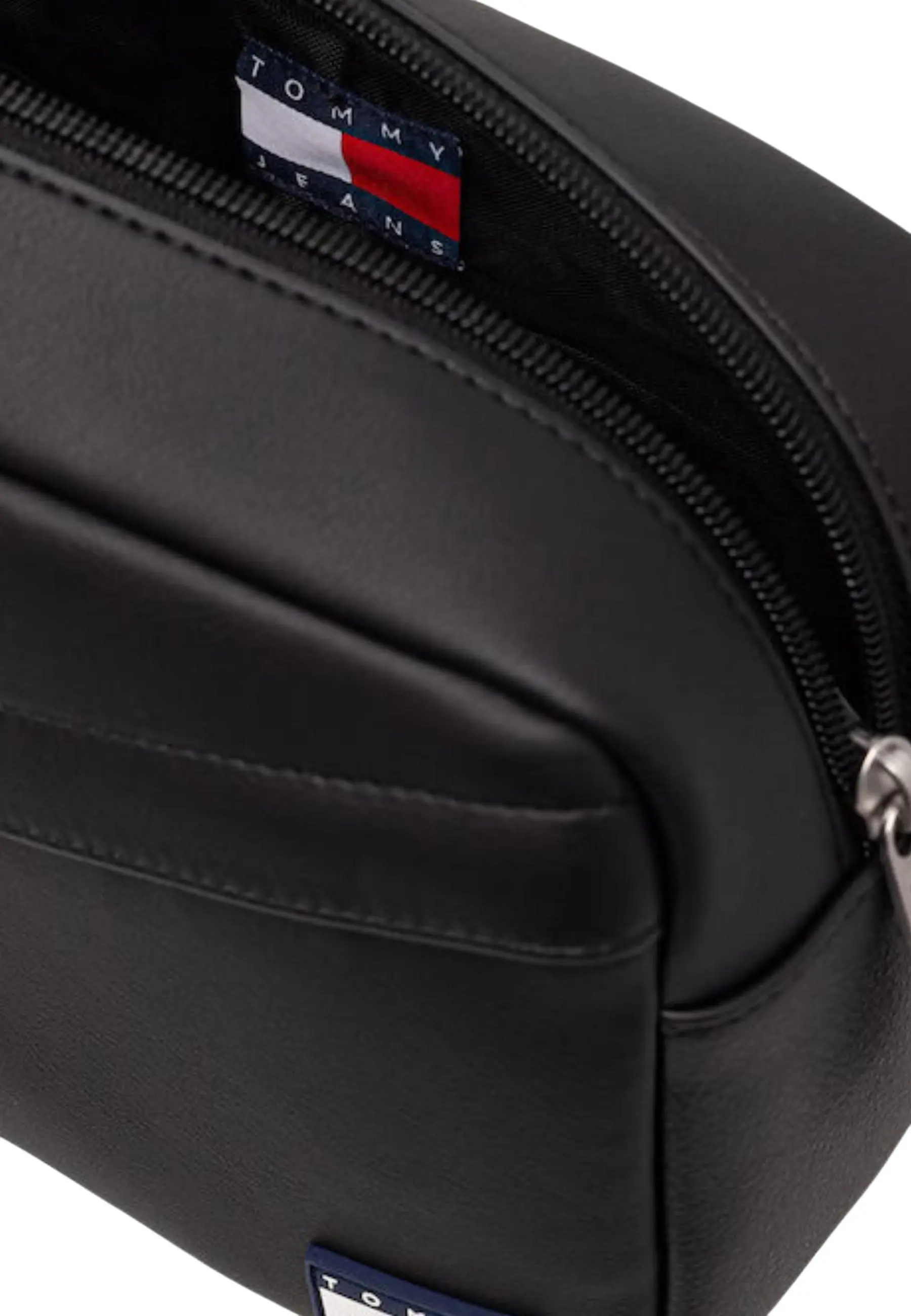 Tommy Hilfiger sumkasi